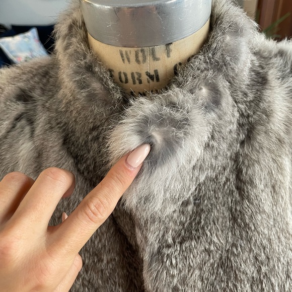 Gorgeous rabbit fur strong shoulder jacket! - Picture 2 of 7
